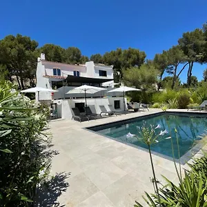 https://home-cassis-maison-julou-piscine-chauffee.fr-provencehotel.com